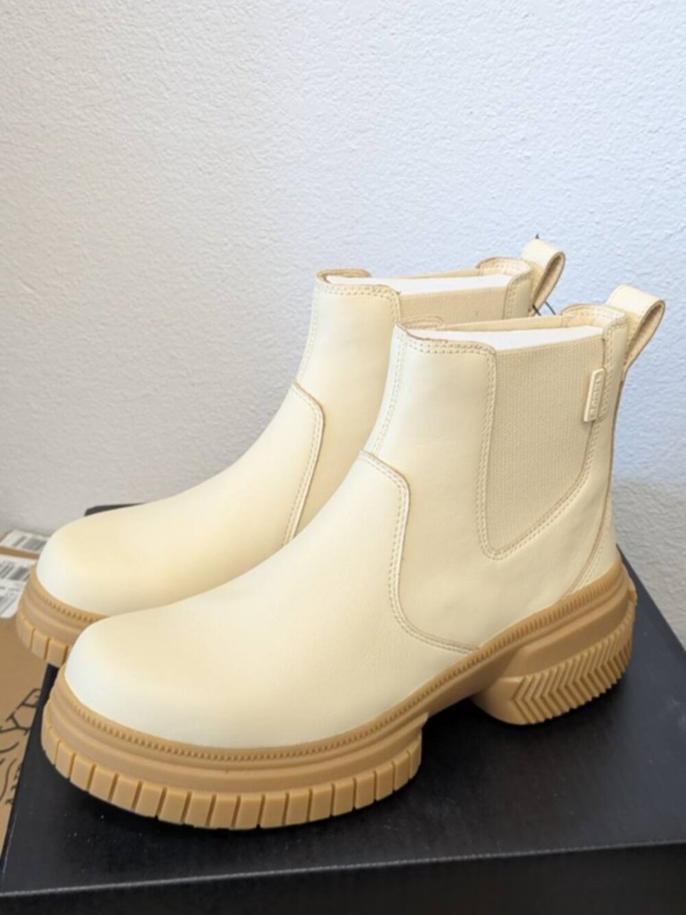 SOREL ONAtm AVE Chelsea Boot Waterproof Women's Boots Honey White, Size: 9 - O - Picture 2 of 6